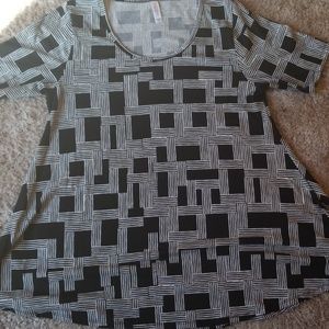 Lularoe Medium Perfect T